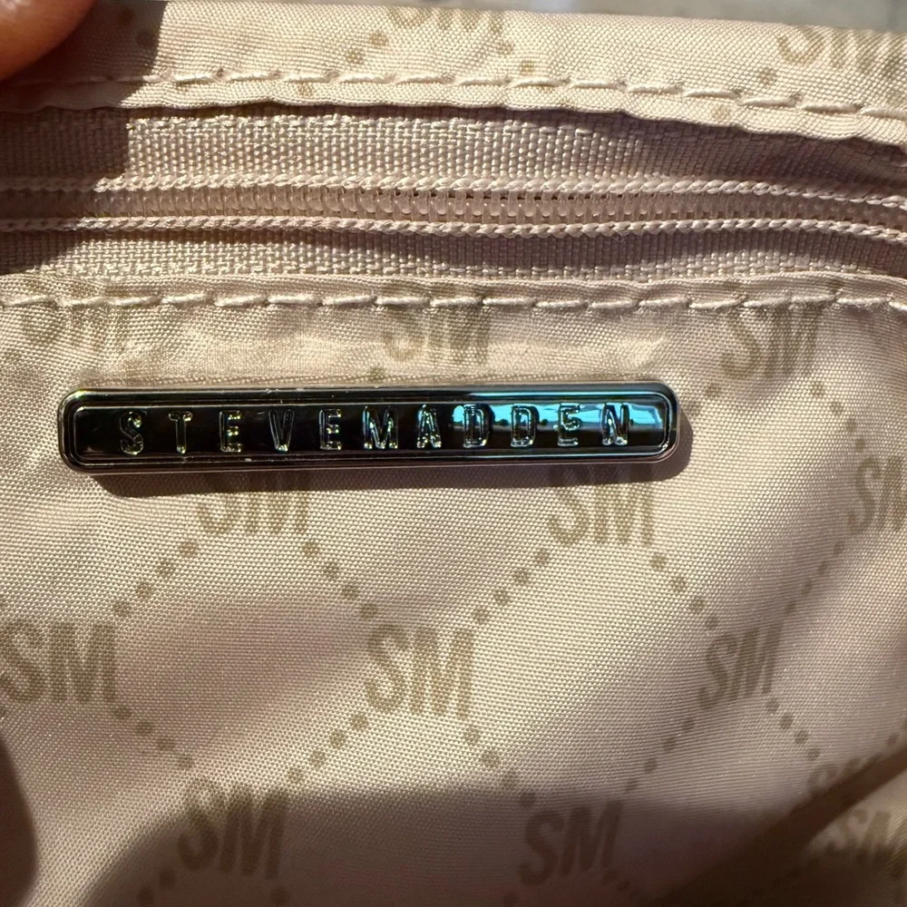 LIKE NEW! Steve Madden Quilted Crossbody Tote in Lilac - Picture 10 of 11